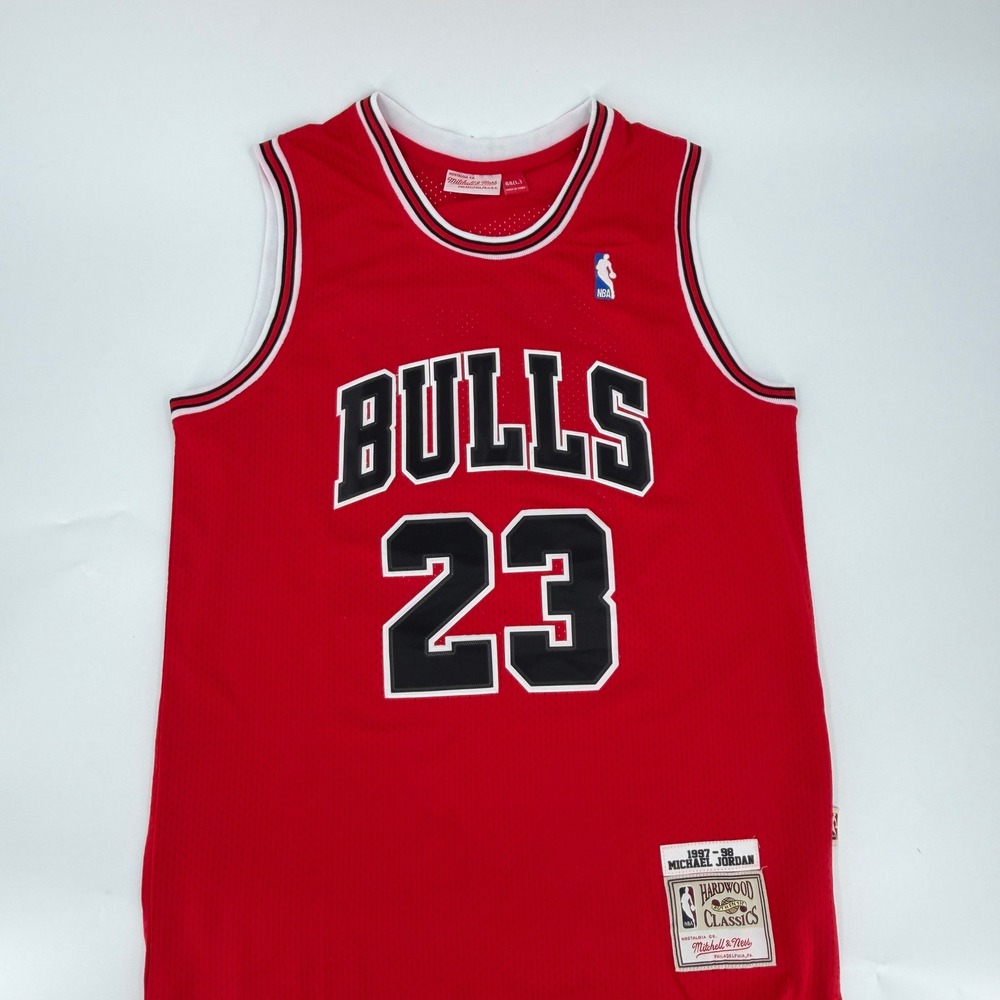 Mitchell & Ness Michael Jordan Chicago Bulls Jersey Hardwood Classics Men L Red
